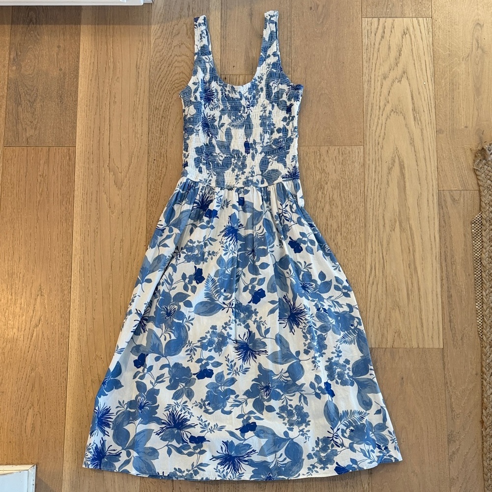 Floral midi dress!